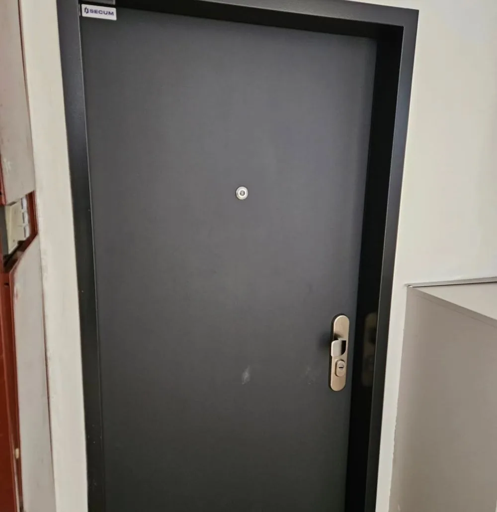 Bezpečnostní dveře SECUM po montáži, realizace prodejce Gasta & Čoupek
