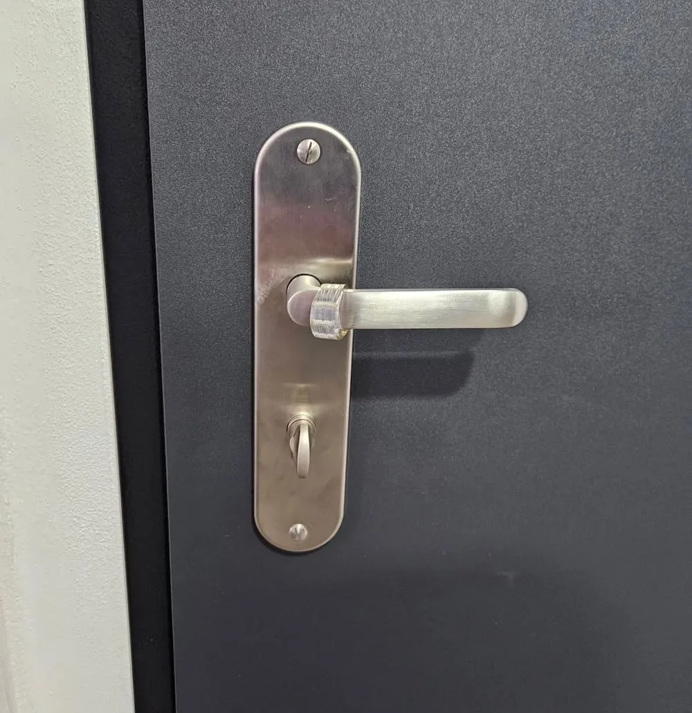 Bezpečnostní dveře SECUM po montáži, realizace prodejce Gasta & Čoupek