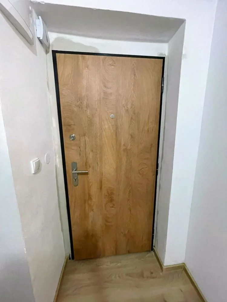 Bezpečnostní dveře SECUM namontované Pavlem Žejdlíkem